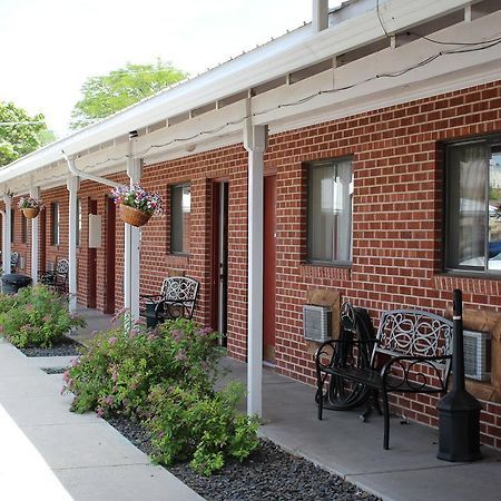 Ontario Inn Exterior photo