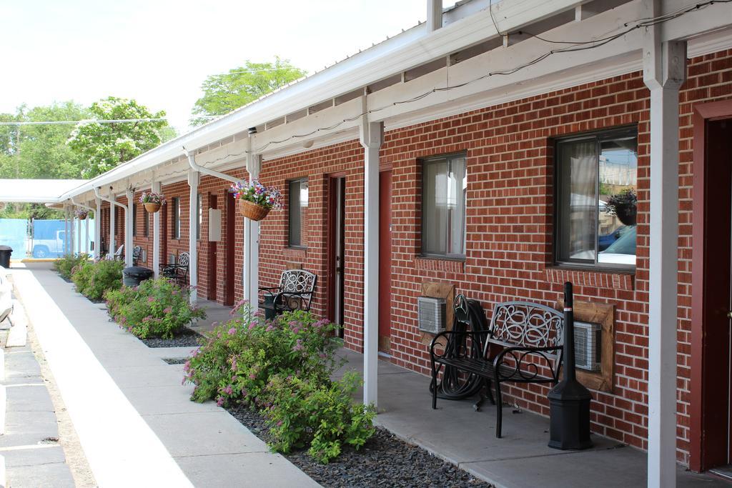 Ontario Inn Exterior photo