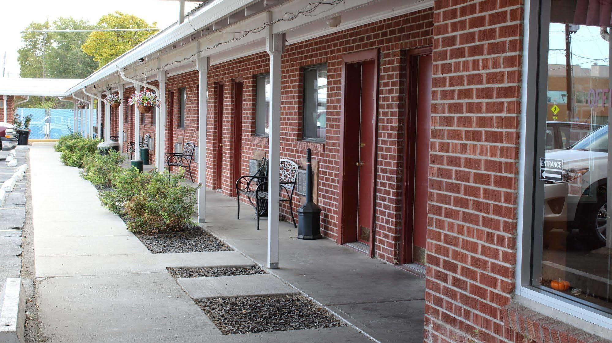 Ontario Inn Exterior photo